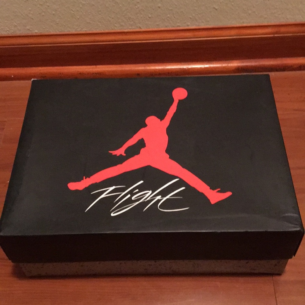 Air Jordan 4 Retro “Royalty”